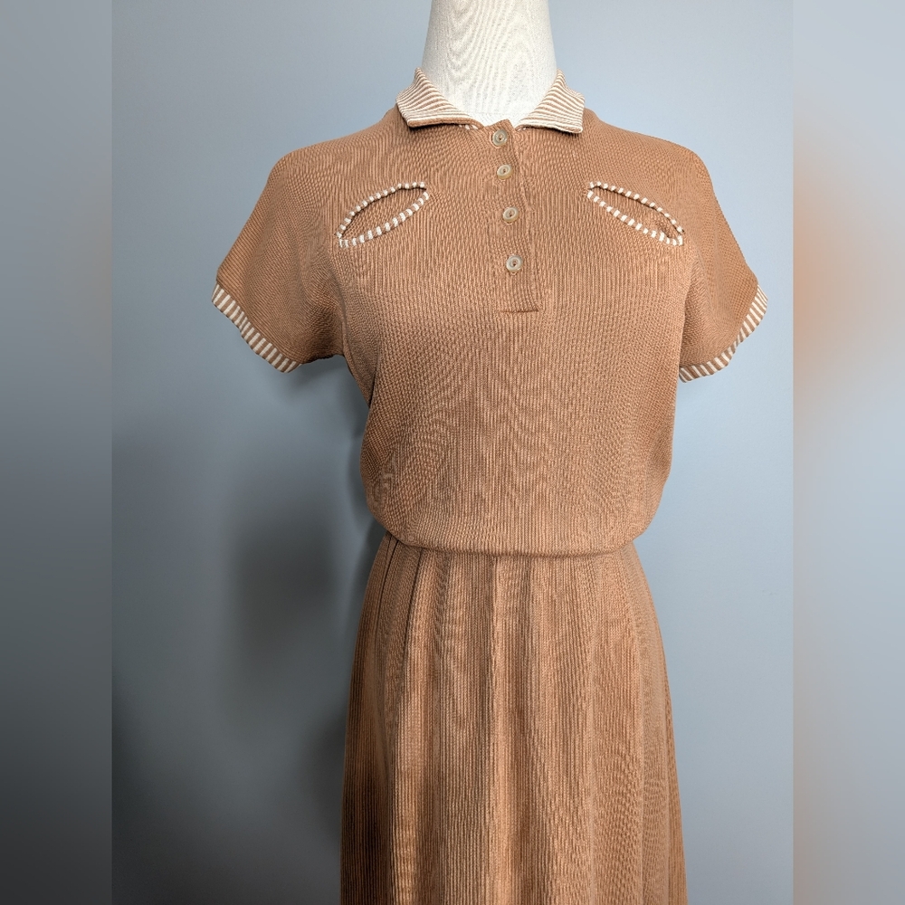 Vintage 1950's brown ribbed dress